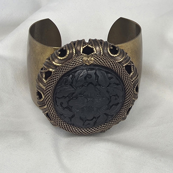 Jewelry - Vintage Style Black and Gold Cuff Bracelet